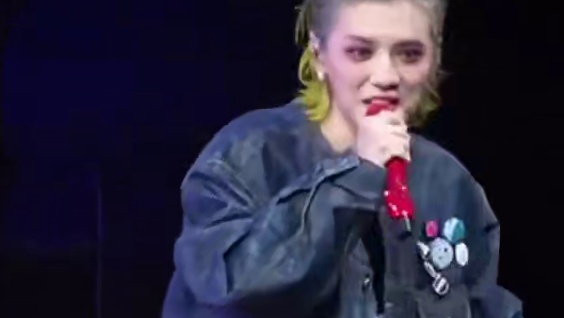 “梦的城堡 用爱守候 最美好的时光在这停留” #鹿晗#致爱#现场版live#鹿晗演唱会#鹿晗青岛演唱