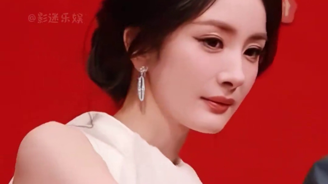 为何杨幂从不肯晒女儿小糯米正脸？护女心切的背后，原来是十一年写下的母爱宣言#杨幂 #赵丽颖 #杨颖 