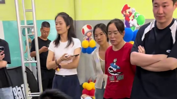 19.9就可以带孩子体验一次极限攀跃了#极限攀跃体能馆 #河津