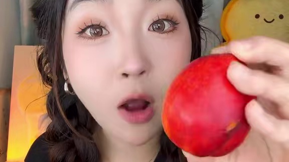 果园现摘！软脆两吃，我更喜欢放软了，一口爆汁！#新鲜采摘 #麻点油桃 #脆甜多汁 #优质农产品