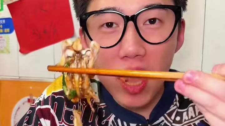 老巷子里开了二十几年的美蛙鱼，味道不错 #美食 #美蛙鱼火锅