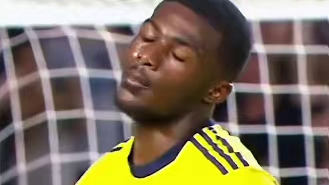 这操作，敌我不分系列又添一例