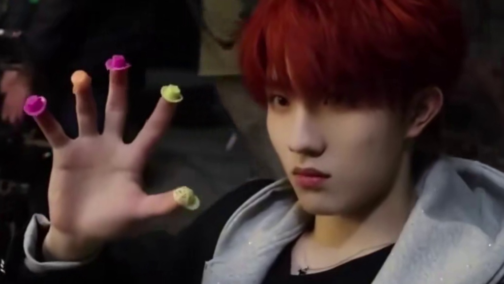 小苏给小年糕条戴帽子啦~