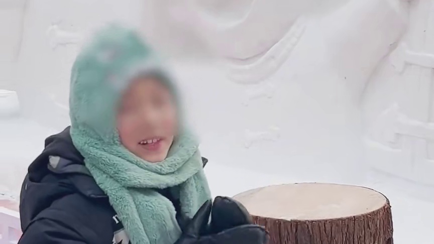 小学生真的是为了不写作业，物极所用啊，都排排站向熊二许愿上了