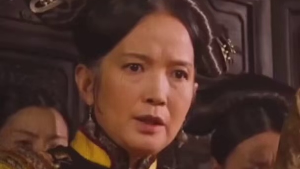 起猛了，看到清朝人刷短视频了