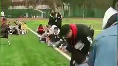 当沙雕同学参加校运会后