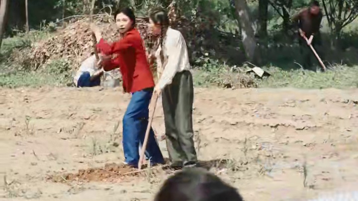 回到七零当团宠短剧精彩后续
回到七零当团宠
回到七零当团宠网剧
回到七零当团宠演员表
回到七零当团宠
