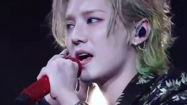 鹿晗青岛演唱会day2《我们的明天》小鹿安慰粉丝别哭！ #鹿晗#我们的明天#鹿晗青岛演唱会#鹿晗演唱