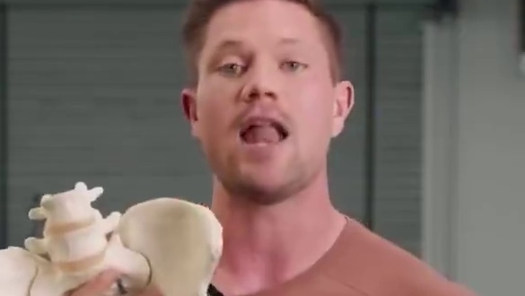 髋部的不适正在困扰你么？试试下面两个训练看看能否帮到你 当然这并不是说所有的髋关节都能被这两个训练挽