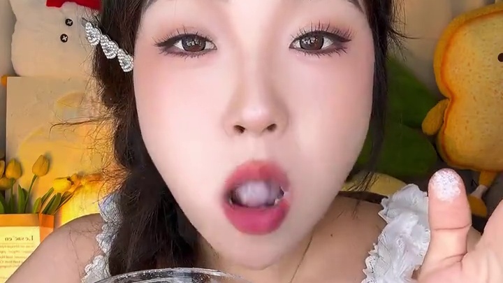 一大罐真的吃到嗨！特别过瘾！陈皮粉裹的很足！想到就流口水哈哈#零食推荐 #爆浆葡萄梅子 #陈皮葡萄梅