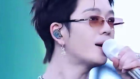 “最好的我们 最好的王栎鑫” #王栎鑫#最好的我们#现场版live#王栎鑫演唱会