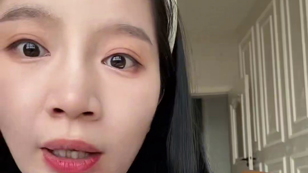 大餐后整两颗！
每天在1～3粒之间找适合自己的量！喝300～500ml的热水！饭前饭后都可以。2～6