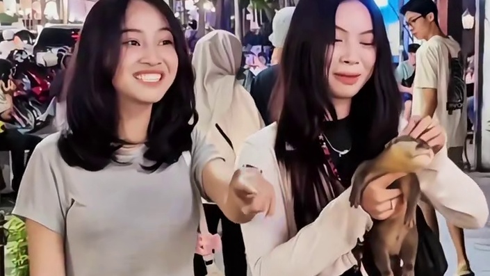 街头整蛊 #街头整蛊 #街头整蛊小姐姐