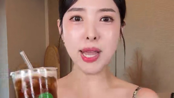 搭配着大餐前喝，真的特别爽#外国媳妇#金爱麟夫妇#咖啡