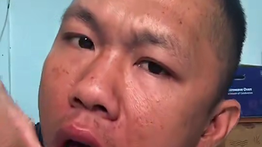 泰式臭鱼汁拌青芒果 #美食 #泰国美食 #户外美食 #内容启发搜索