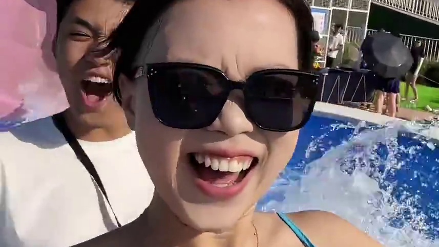 夏天的快乐我们知道！！！#渔岛机甲龙带万人湿身狂欢 #渔岛海洋度假区 #这么近那么美周末到河北 #秦