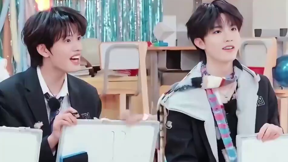 怎么苏新皓做什么都那么萌呢~