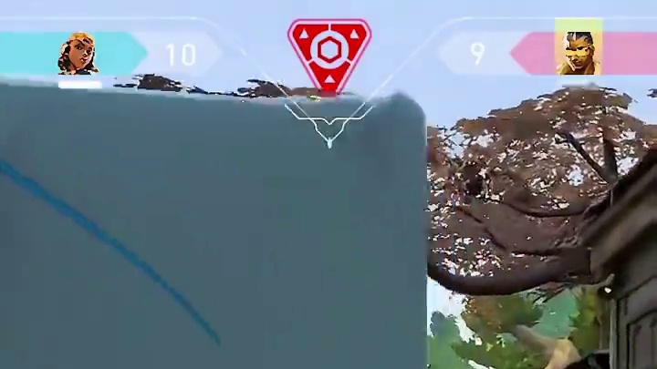 炸弹妹开始展示游龙戏凤身法