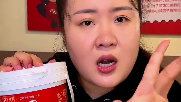 胖妹家的小面调料好吃挑战者隔三差五就要来赢，现在有7种口味了哟#美食推荐 #美食 #超好吃 #重庆小