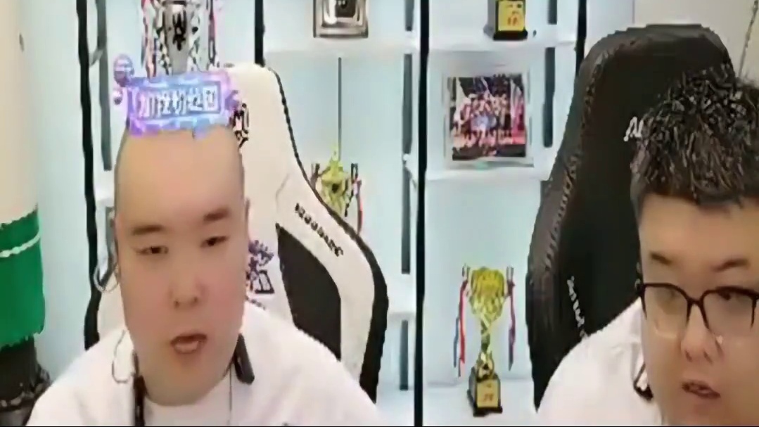 CF众主播们看，潇潇五杀！潇潇A大一打五，全员卧槽！#EDG晋级季后赛 #CFPLS26季后赛名额揭