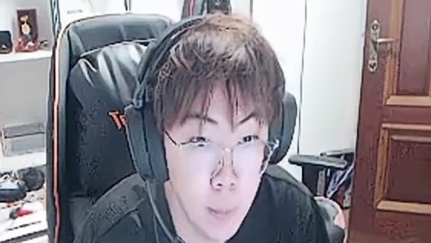 小莫总决赛五杀未能入选百大 再看五杀视频说鼻子有点酸