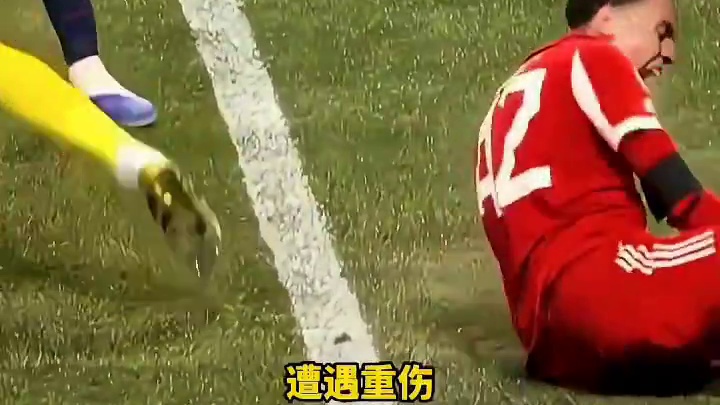 脚踝严重变形！22岁穆西亚拉 遭遇重伤