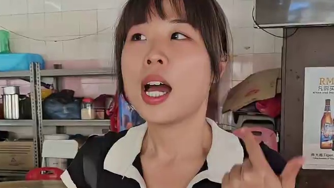 霹雳拱桥道地河婆美食!!!必尝试啊!!!
大推红酒面线，河婆蕾茶啊
都是当地人推荐的美食哦 
Kop