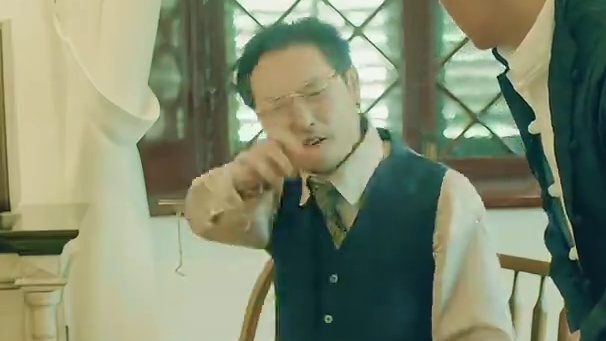 神秘报童 送来新情报，谷不凡乱了头绪#跟着短剧去旅行 #黎明日记 #谍战剧 