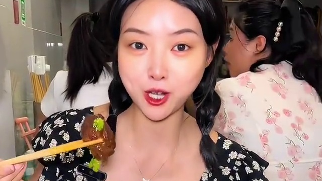 眉山的面居然都卖60几一碗了！你去吃了才晓得值不值 #眉山 #罗老头全牛钵钵面 #全牛面