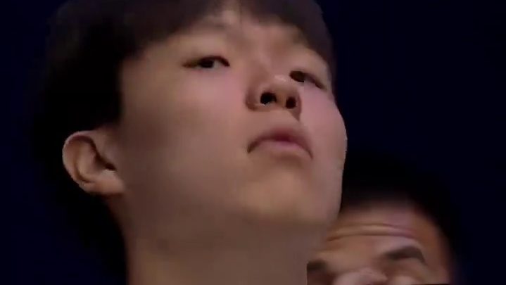 杨瀚森现场助威，王楚钦3比0李尚洙晋级，头哥状态火热剑指冠军#王楚钦