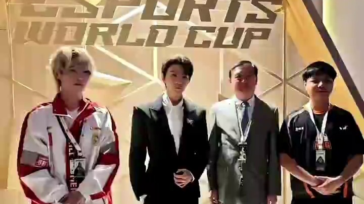 谁懂一诺和王俊凯站在一起对我的冲击力！​​​