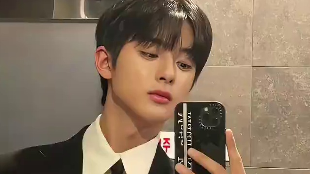 金旻奎  剧里剧外都是一款能屈能伸的狗系爱人#金旻奎 #清潭国际高中 #车辰旭 #济旭 #白济娜