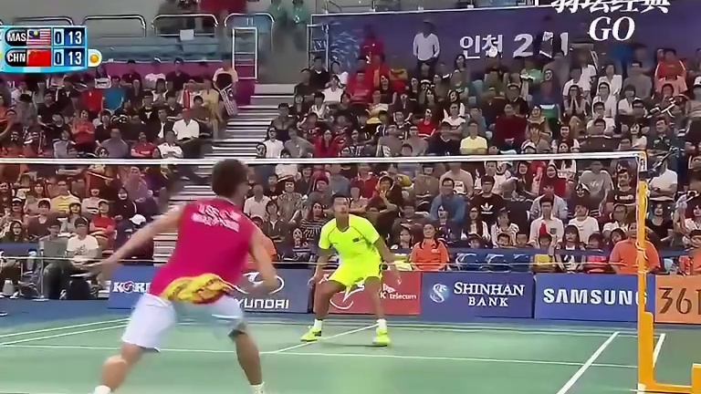 又是裁判误判，这次蛋总不仅甩飞了球拍，会口语的给翻译下！ #羽毛球 #林丹 #李宗伟 #陌陌