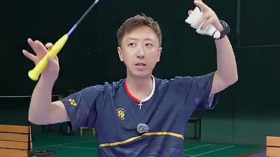 正手后场打不准球？使不上劲？调整你的“引拍”就对了！ #羽毛球 #小妙招大作用 #羽毛球教学 #涨知
