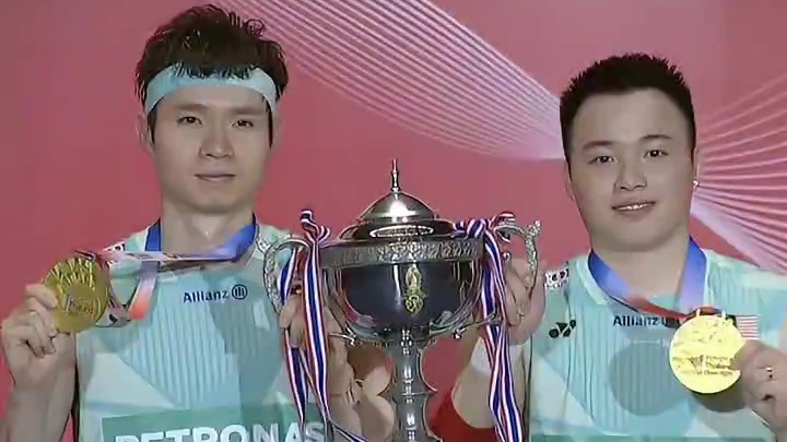 谢苏组合2025赛季年中成绩盘点 #羽毛球比赛 #谢定峰苏伟译 #羽毛球成绩 #羽毛球男双