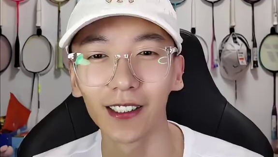 奶龙也算龙的『奶龙之刃』！ #羽毛球 #羽毛球拍 #奶龙之刃