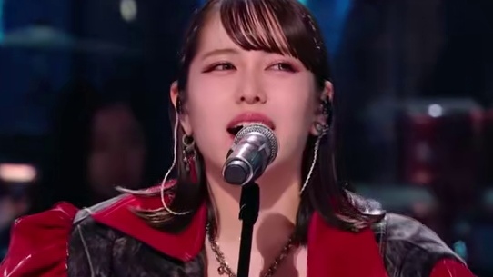 #海阔天空双语合唱听一次哭一次  中日两种不同语言却都像一束穿透乌云的光给人无限力量#亚洲新声