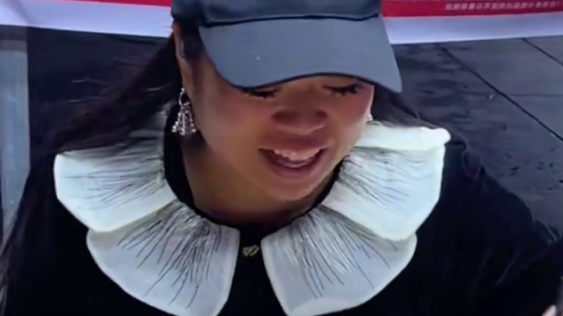 河南美女拿走阿姨5箱螺蛳粉~#螺蛳粉