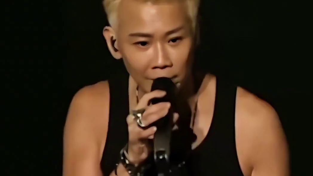 既然“新专”都来了，签售会的脚步还会远吗！#陶喆时隔12年再出实体专辑