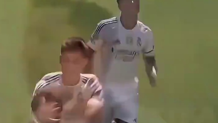 谁能笑到最后！#足球