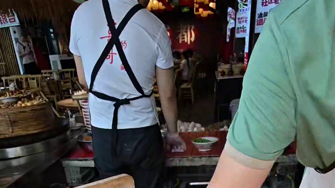 来了三次成都才抢到这“一口”机位！ #成都美食 #成都火锅 #打卡你的心动门店 #成都机位