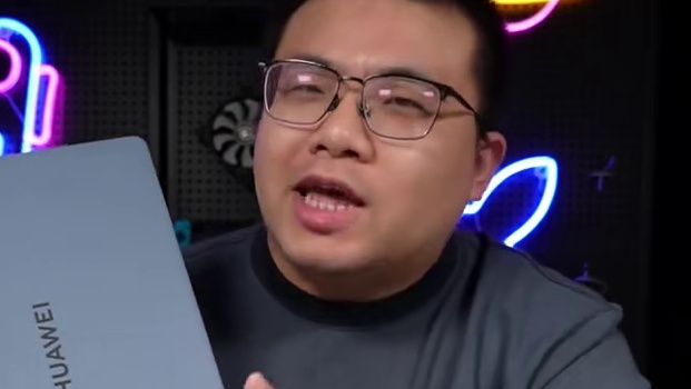 鸿蒙电脑只是个大号平板，吗？ #matebookpro #鸿蒙电脑版