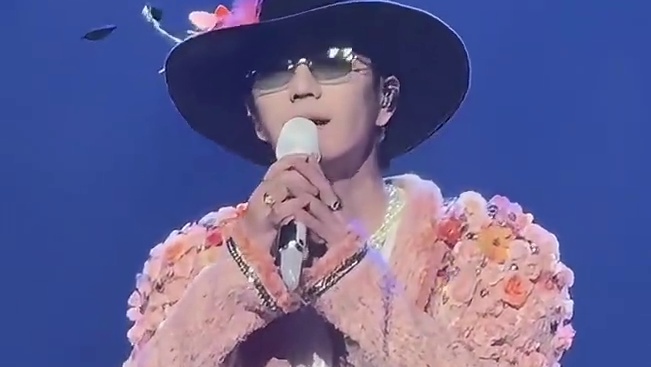 王栎鑫长沙演唱会官宣啦！还记得那些陪伴我们的旋律吗？《最好的我们》《你一定要幸福》……这次在长沙，他