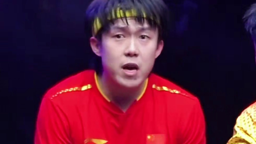 王楚钦晋级男单决赛，赛后和王皓复盘相当激动，决赛加油！