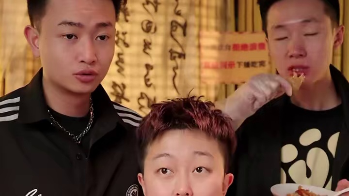 都说双流老妈兔头好吃，我也觉得好吃#兔头 #辣的过瘾 #好吃到停不下来