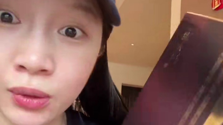 大餐后整两颗！
每天在1～3粒之间找适合自己的量！喝300～500ml的热水！饭前饭后都可以。2～6