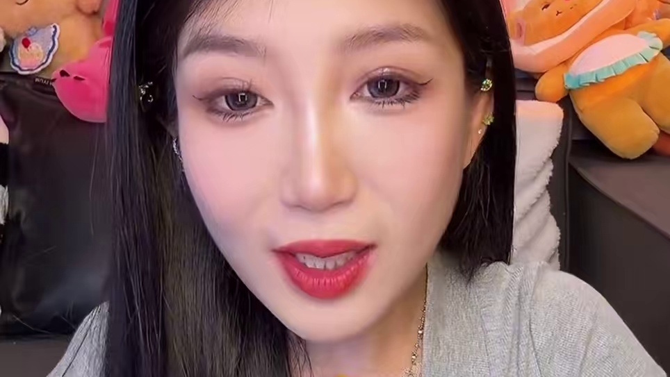 拿开水泡几分钟就可以 或者微波炉加热下 就是加热一下粉 里面的粉是熟的！很方便！酱香浓郁 不辣哈 就