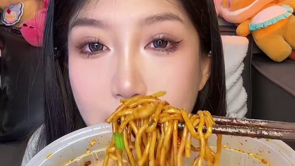 五谷道场鲜拌面！是湿面鲜面条 味道真的好！不像速食的口感！5种口味！都很好吃！五个口味都不踩雷 价格