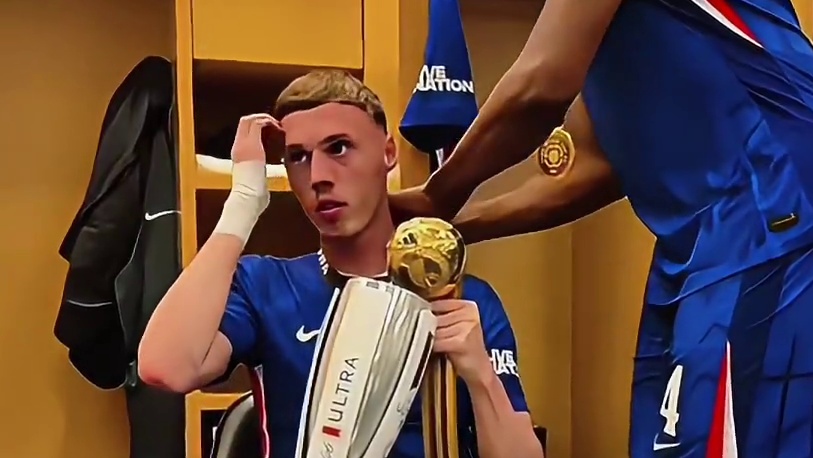 捋一下刘海压压惊！帕尔默的地滚球太轻松了