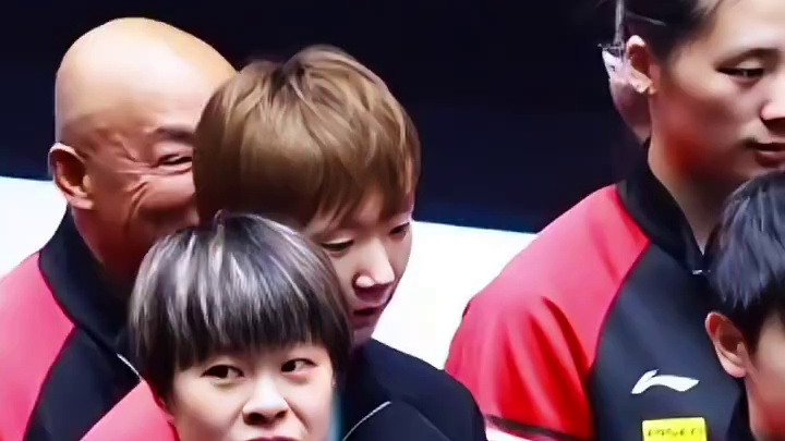 国乒大合影，王励勤祝贺王楚钦，孙颖莎这莎局气质绝了！